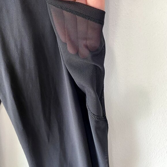 Lululemon Seek the Heat Crop Leggings Black 6 - Picture 5 of 10